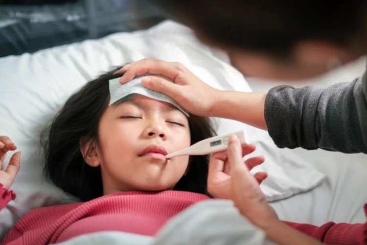 Turunkan Suhu Badan Anak – Memahami Kondisi Anak Demam Dengan Bahan Semulajadi